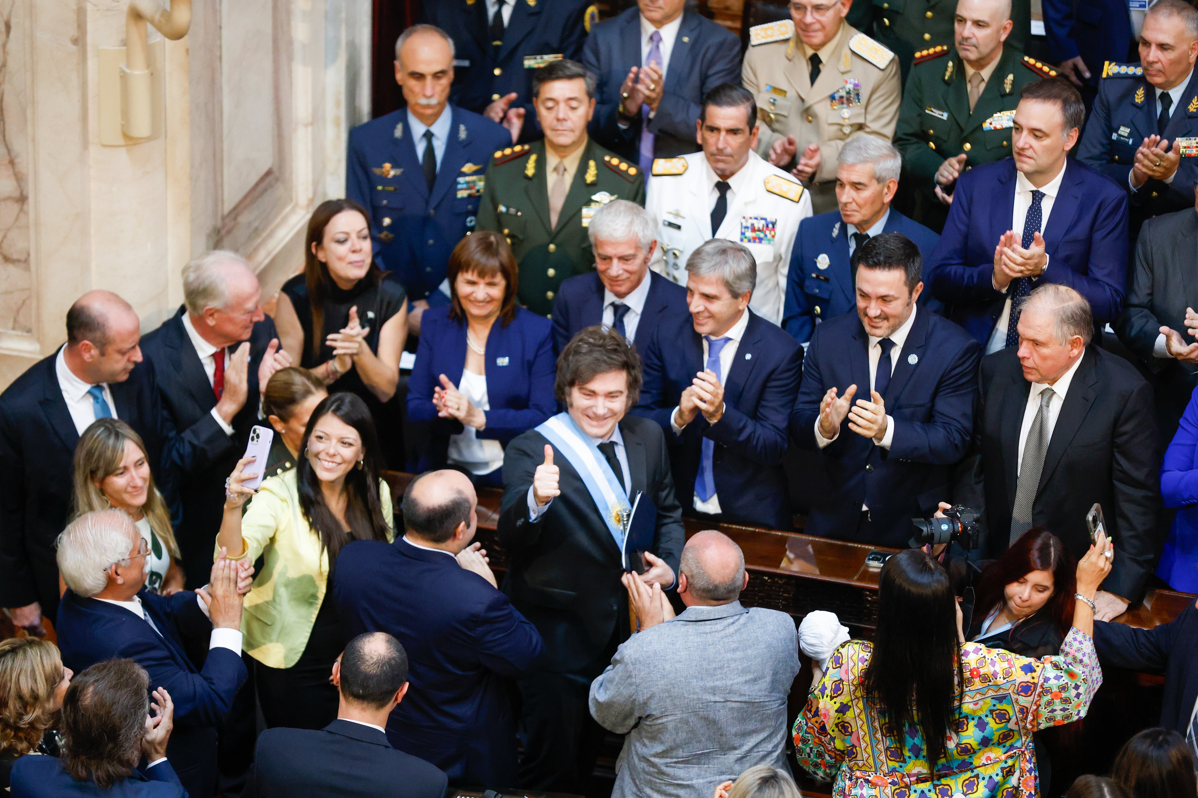 Apertura Asamblea Legislativa, el presidente Milei en el congreso de La Nación, lo acompaña su gabinete y ministros de la Corte.