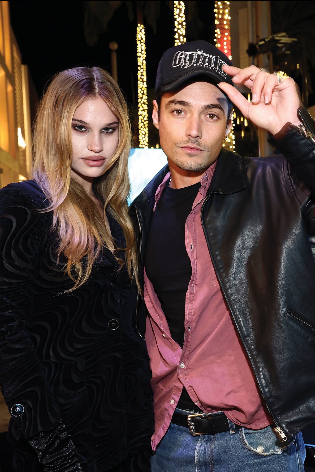 El modelo y actor posa con su novia, la modelo e influencer Meredith Mickelson