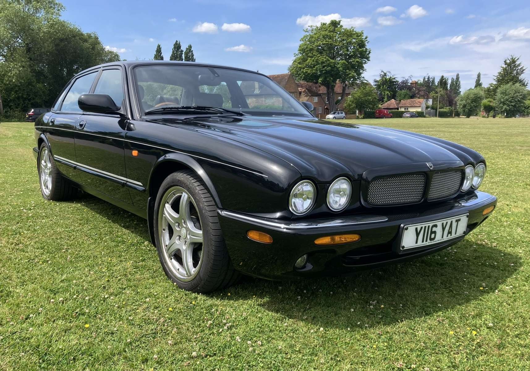 Jaguar XJR