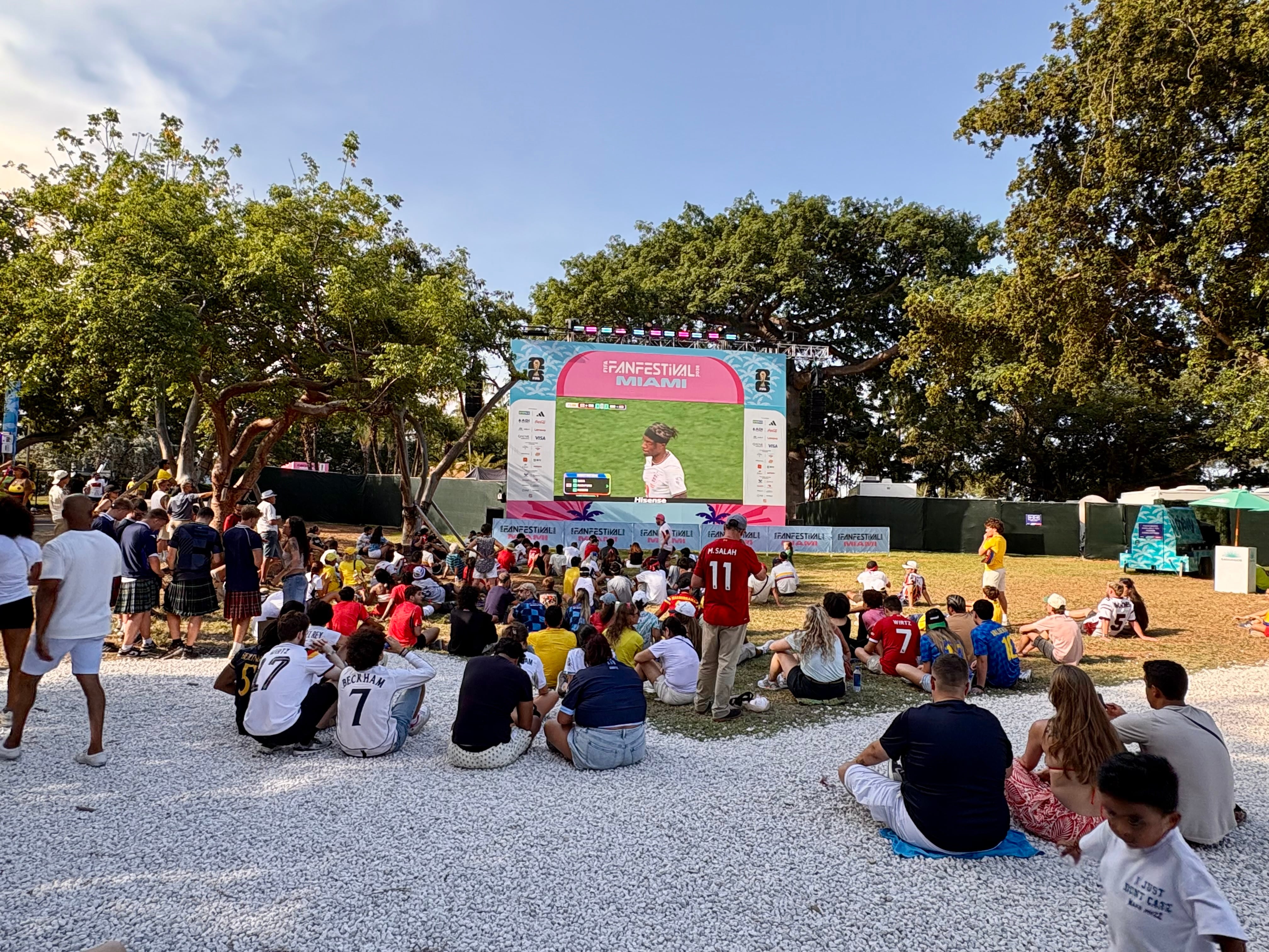 El Fan Fest en Bayfront Park es el punto de encuentro para los que no tienen entradas para los partidos y quieren vivir el clima mundialista rodeado de hinchas