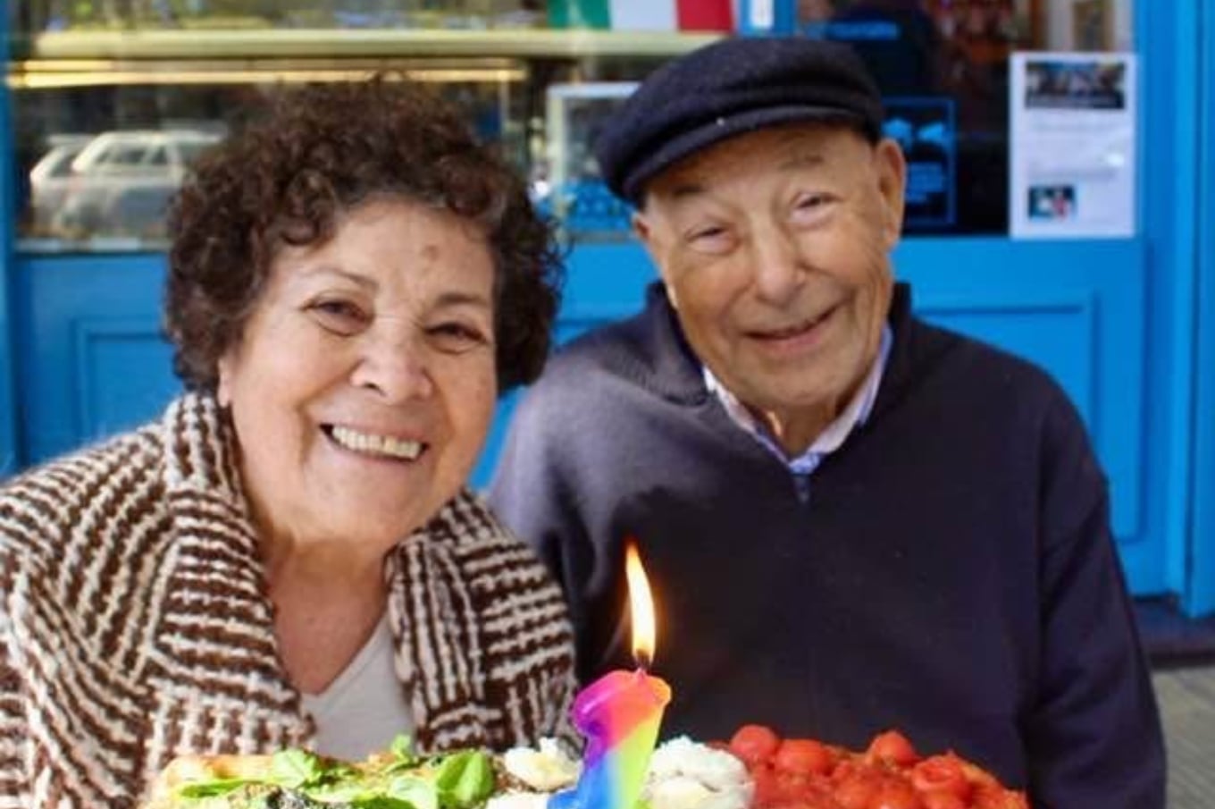 “La de Tina y Michele es la historia de un auténtico licor de amor calabrés que ya lleva setenta años. Quien lo prueba, no lo olvida. Un amor de película, un amor para siempre”.