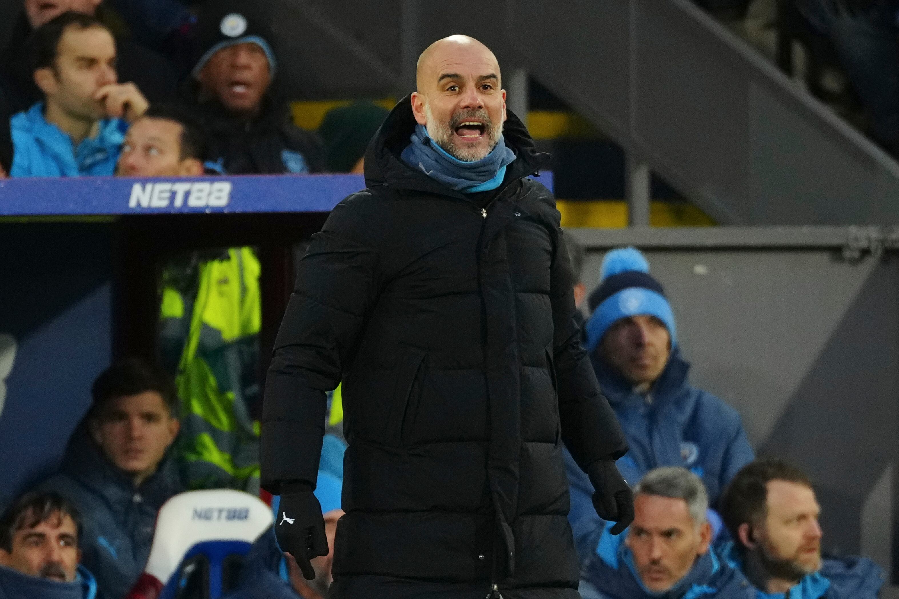 Pep Guardiola, entrenador del Manchester City, enérgico contra sus dirigidos