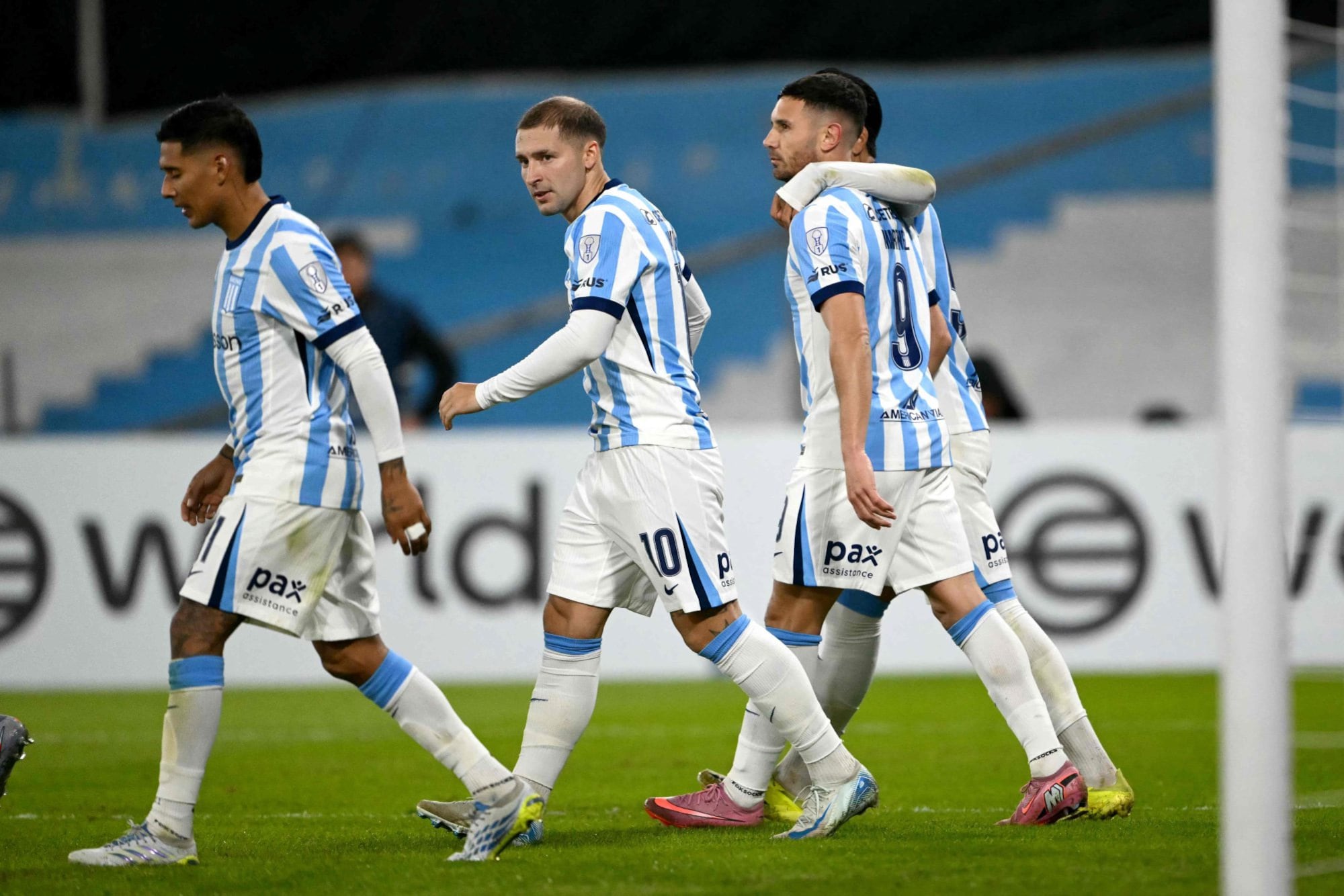 Las casas de apuestas ponen a Racing como favorito al triunfo en el duelo ante Independiente Petrolero