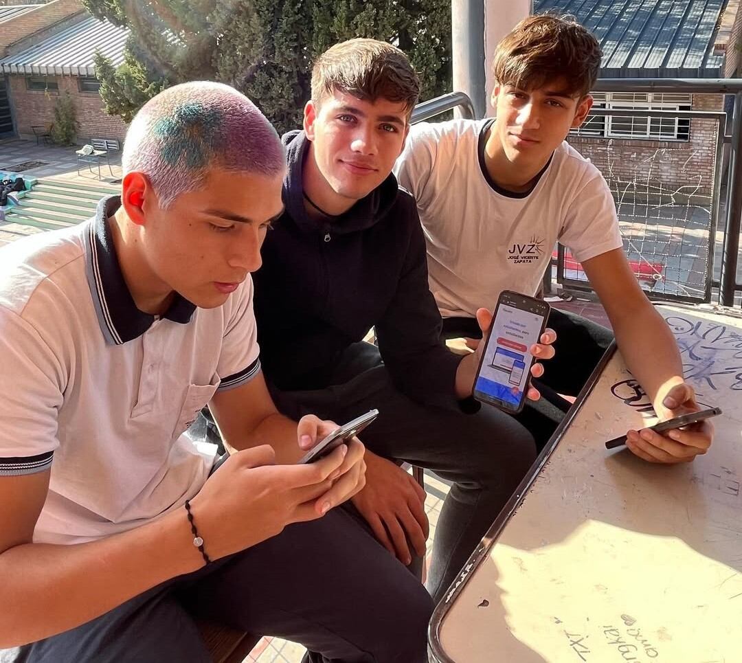 Más de 4000 estudiantes de seis escuelas de Mendoza tienen disponible Qaizen para expresar cualquier situación que estén atravesando