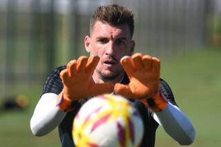 Se conoció la gravedad de la lesión de Armani y los partidos que se perdería