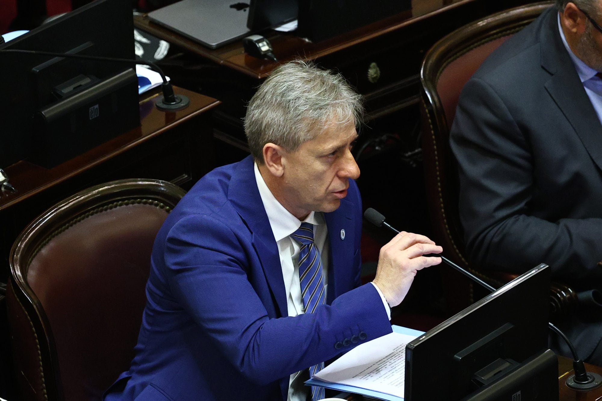 El senador Vischi presentó el proyecto de ley para grandes inversores