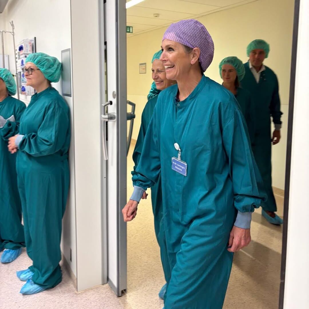 Para cumplir con el protocolo de higiene y seguridad, Zorreguieta usó un ambo celeste y una cofia (Foto: Instagram @radboudumc)