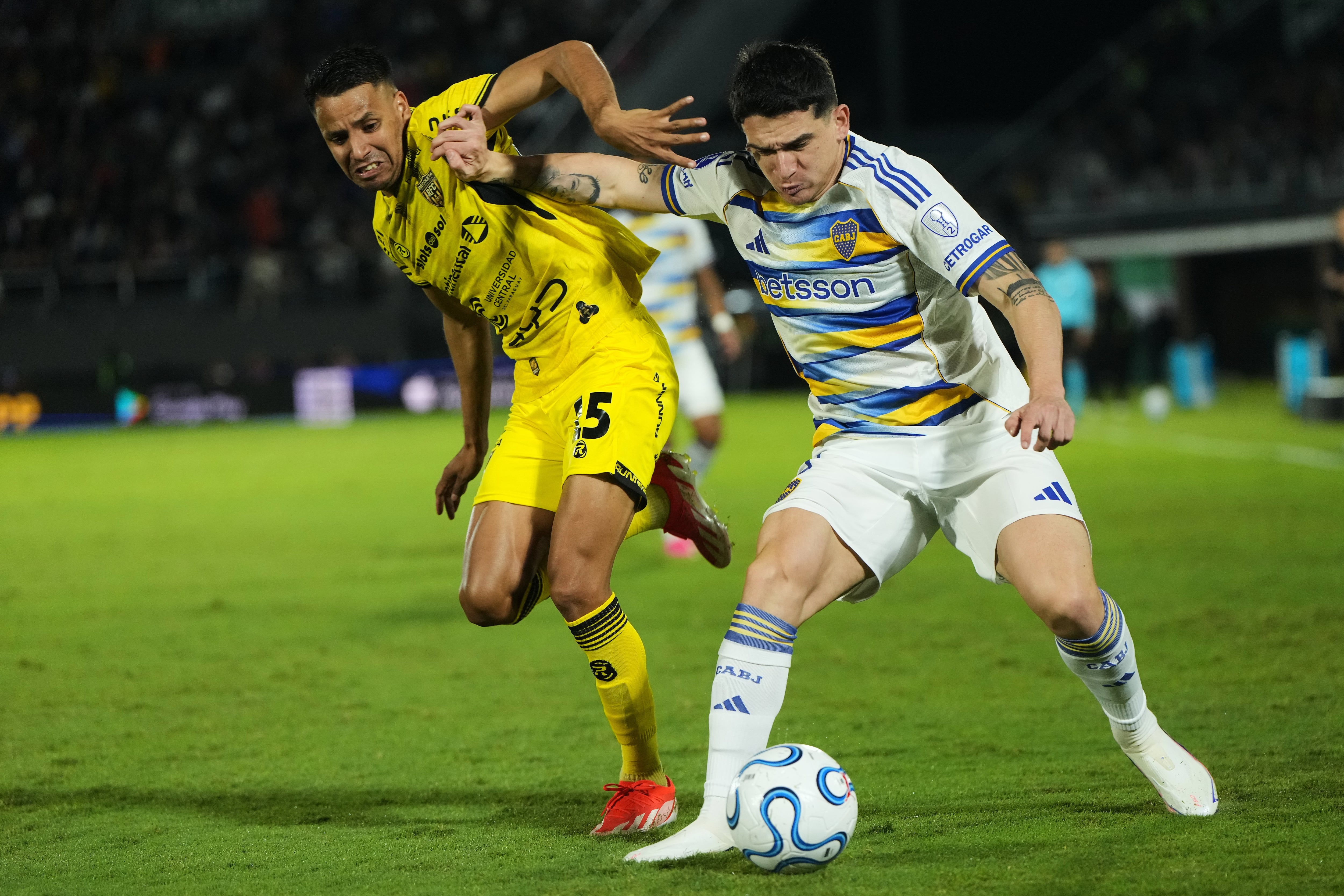 Boca jugó un partido completo en Asunción y se metió entre los ocho mejores de la Copa Sudamericana