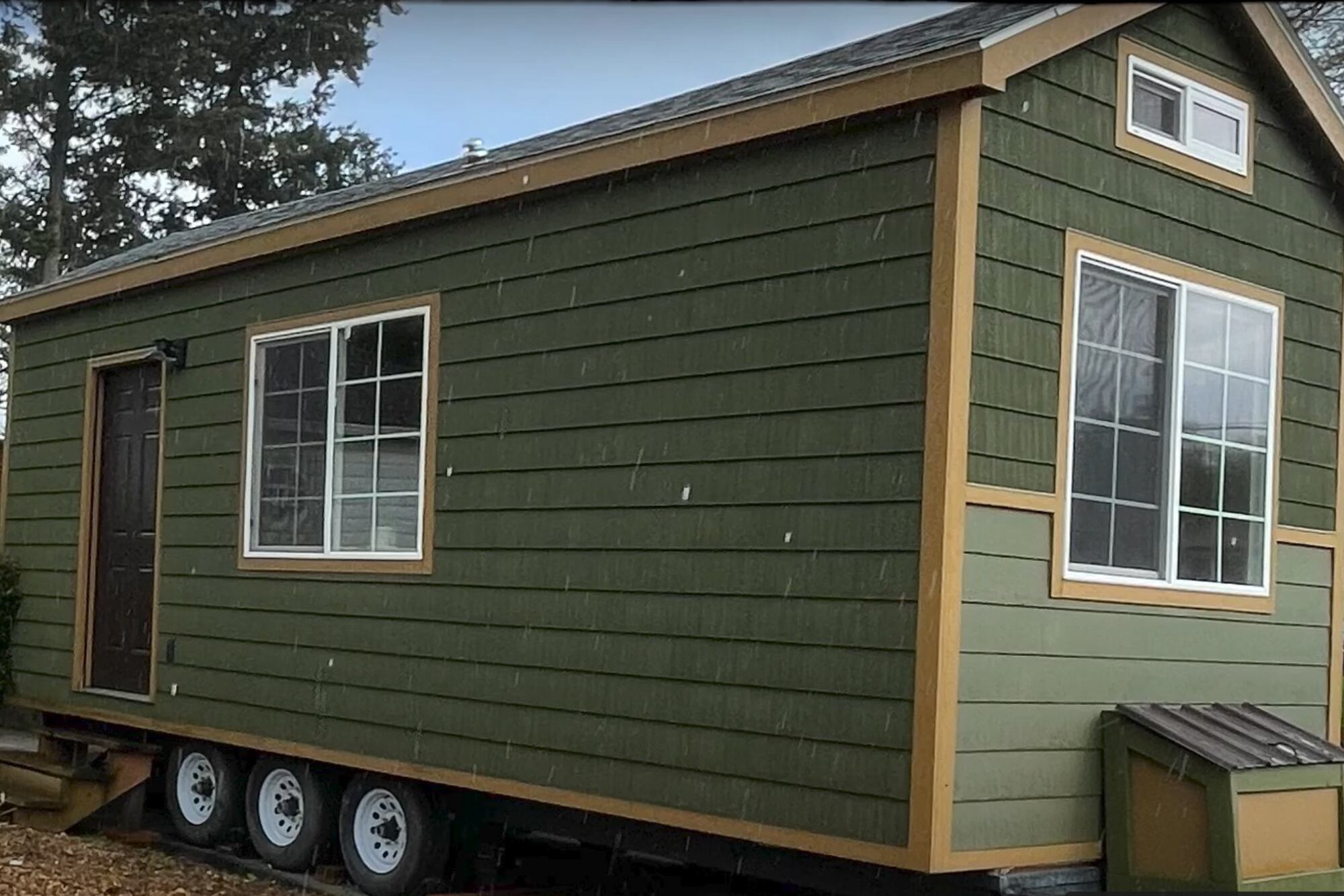 La casa diminuta de 18 metros cuadrados fue adquirida por US$60.000 y modificada por otros US$2000