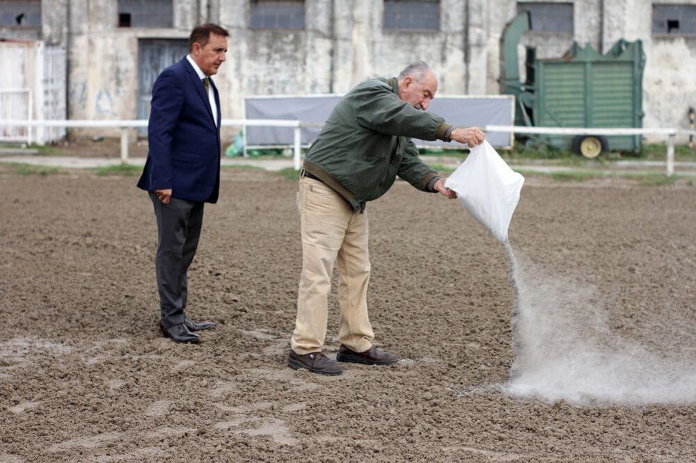 El abogado Guillermo Patricio Guglielmetti y Julio El Ahmed cumplen la solemne promesa que le hicieron a Nimo