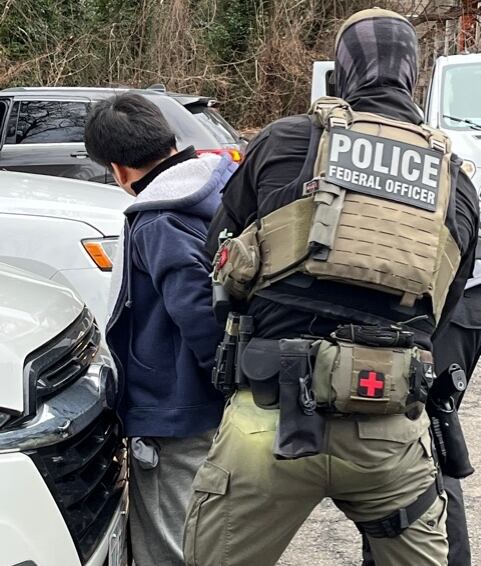 El ICE Washington con ayuda del FBI local, arrestaron a siete inmigrantes ilegales en una operación al norte de Virginia