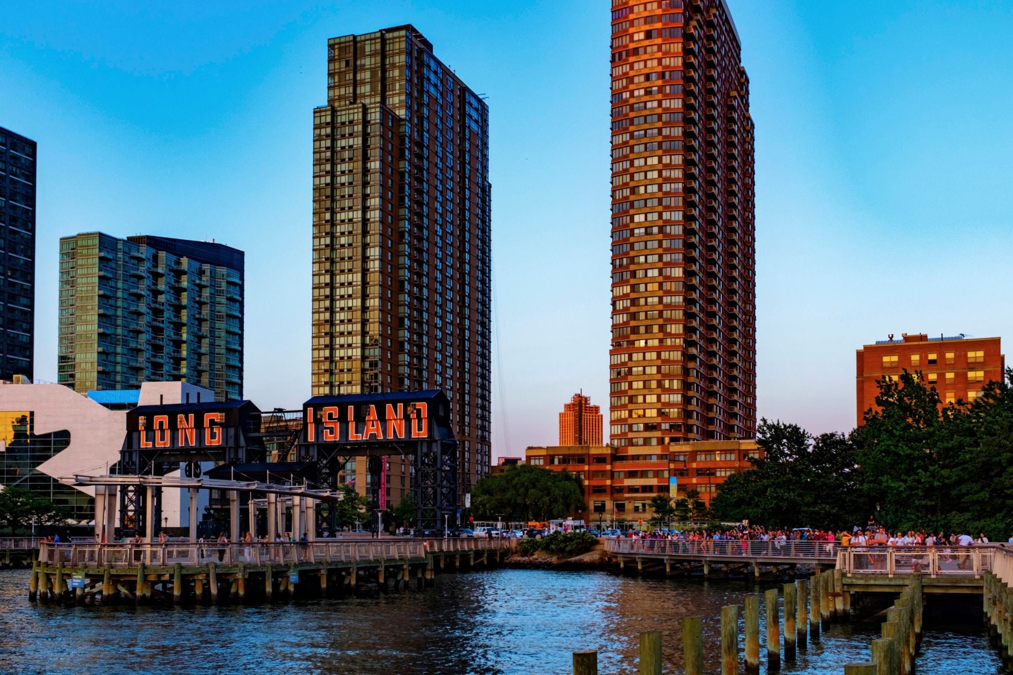 En qué momento llegará a Nueva York la tormenta invernal que traerá más frío a EE.UU. en las próximas horas 6 El Servicio Meteorológico Nacional (NWS) prevé un 20% de probabilidad de chaparrones de nieve ligeros o ráfagas aisladas durante la noche del viernes