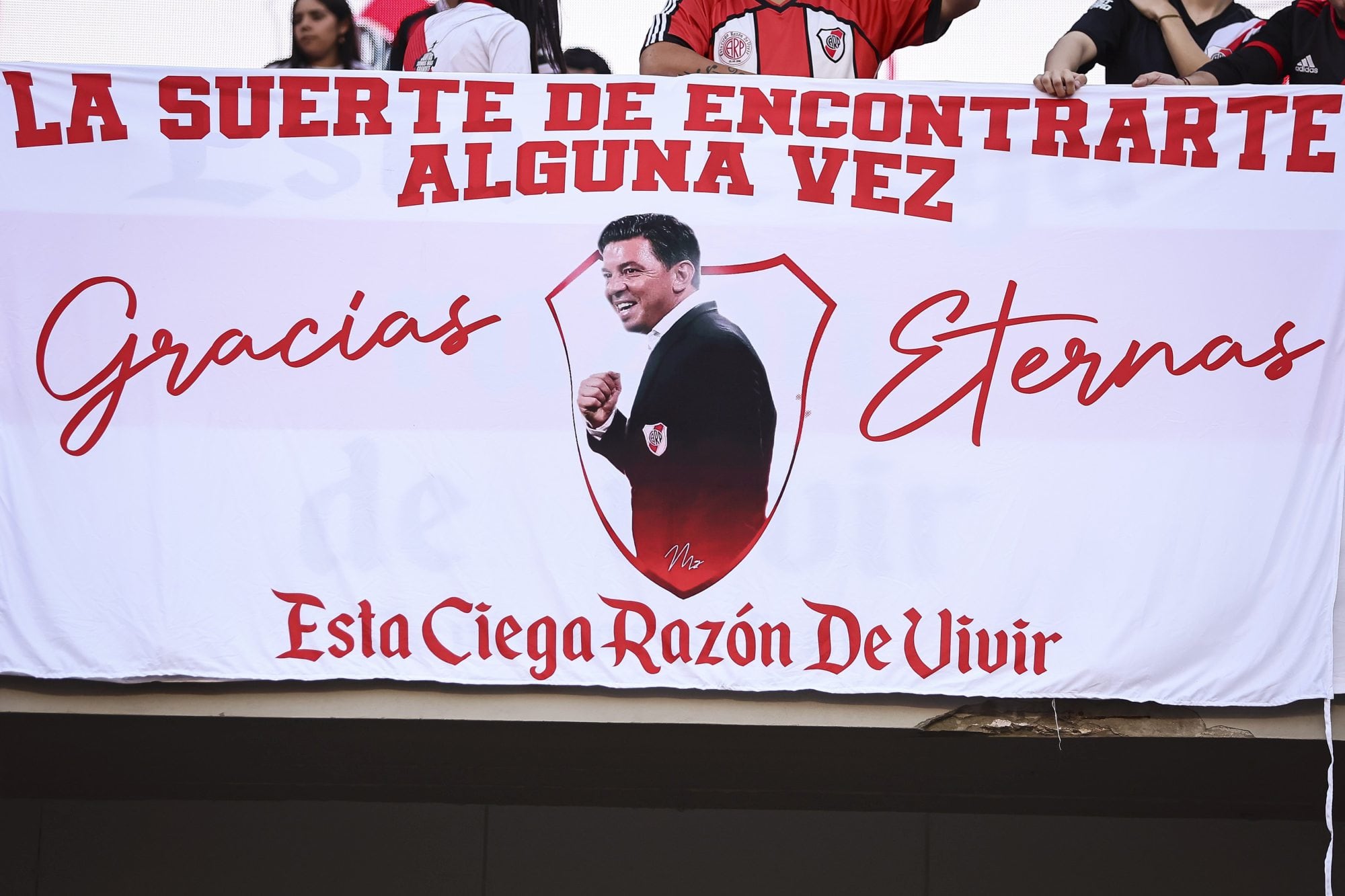 Marcelo Gallardo presente en muchas banderas del Monumental