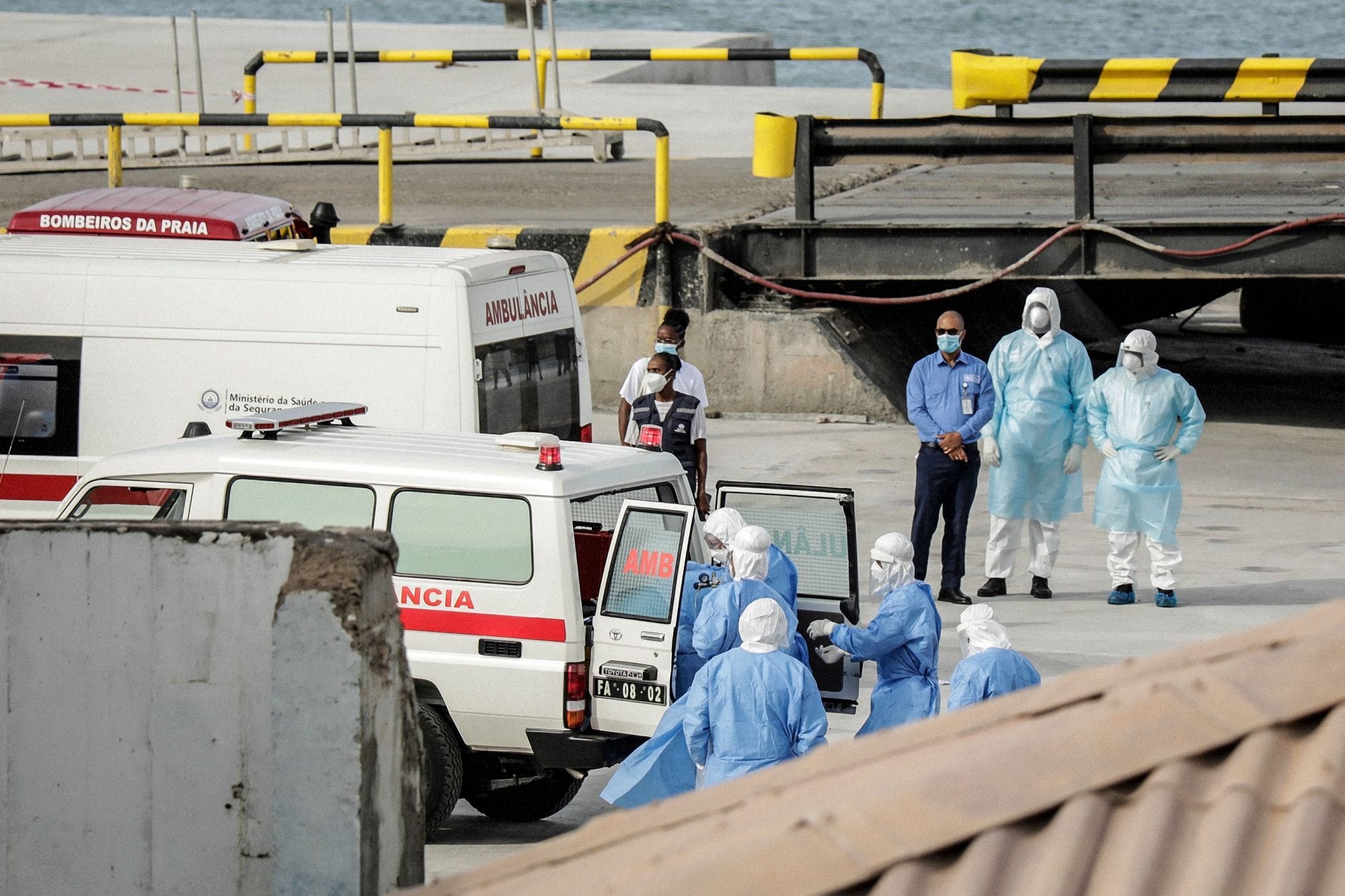 Hantavirus en el crucero: falló un avión sanitario que aterrizó en Canarias y deben enviar otro para evacuar a los pacientes