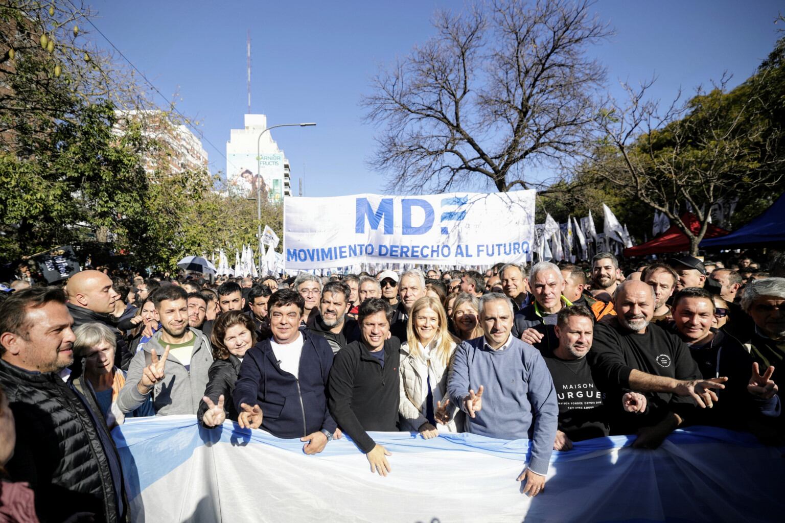 kicillof con Magario, Espinoza, Secco, Alak, Larroque y Bianco.