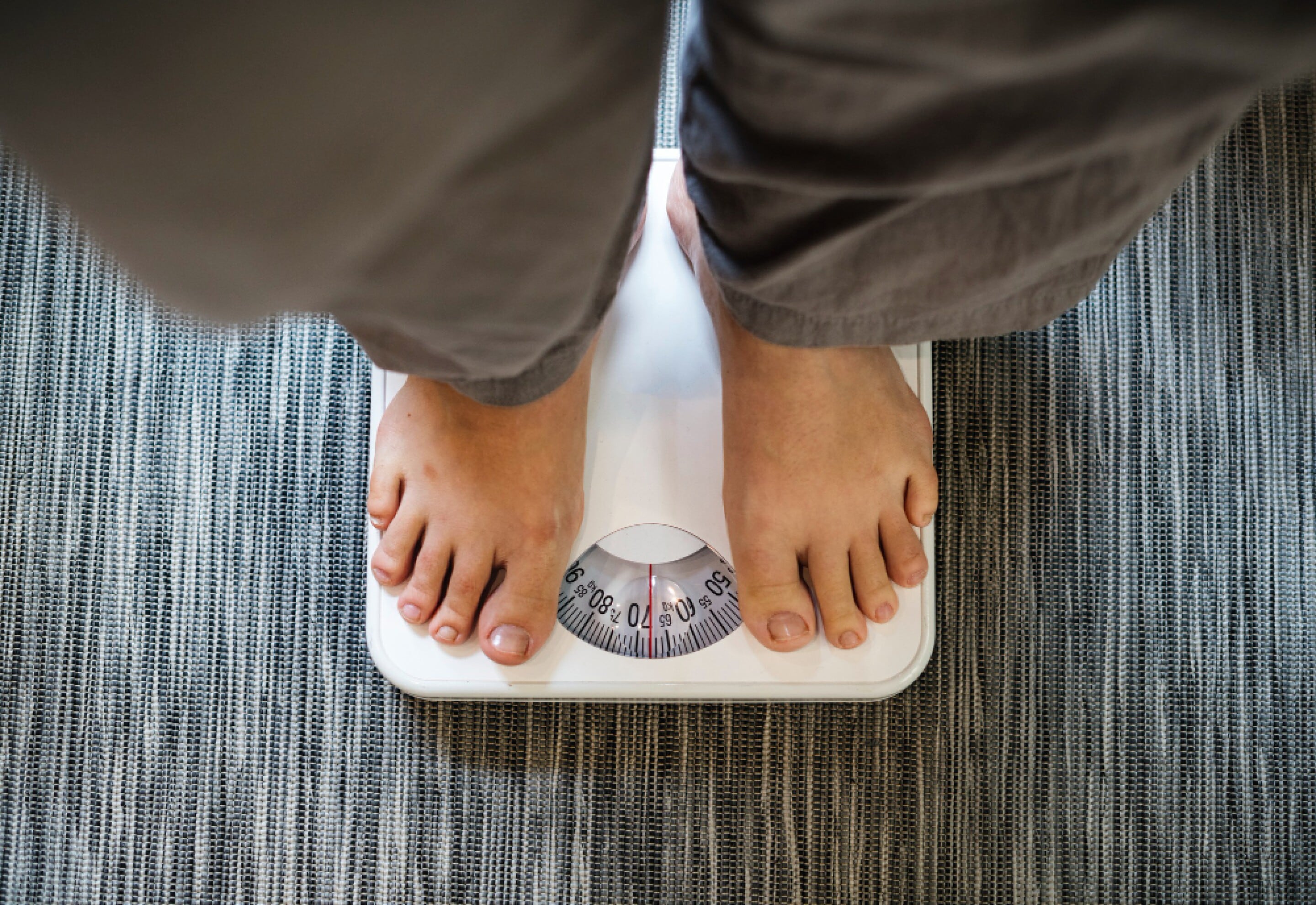Las autoridades de salud toman el IMC como guía para calcular el peso sano que debería tener una persona según su altura