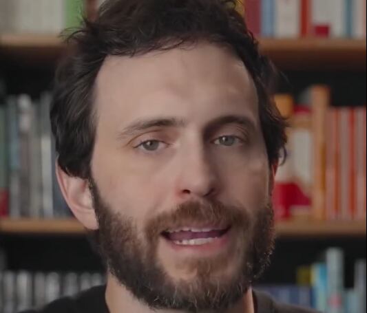 El doctor es muy popular en redes sociales por sus explicaciones (Foto: @dr.larosa)