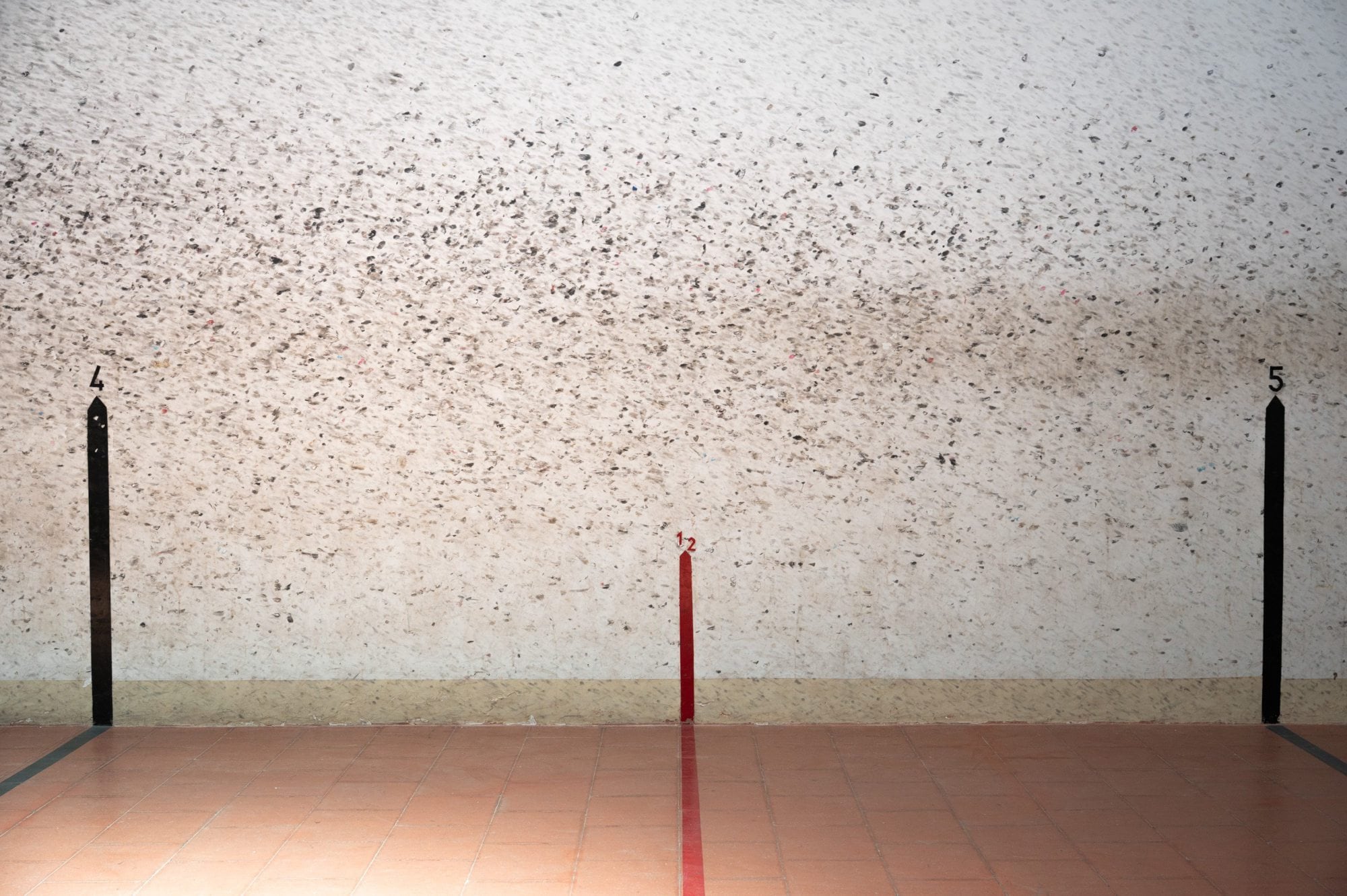 La cancha de pelota paleta del Club Belgrano, inaugurada en 1920, es uno de los espacios deportivos más antiguos de la institución. Durante más de un siglo, ha sido escenario de entrenamientos, competencias y encuentros intergeneracionales entre socios