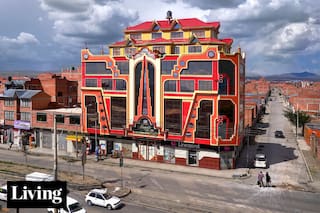 Las extravagantes obras del ingeniero boliviano Freddy Mamani, en una muestra fotográfica imperdible