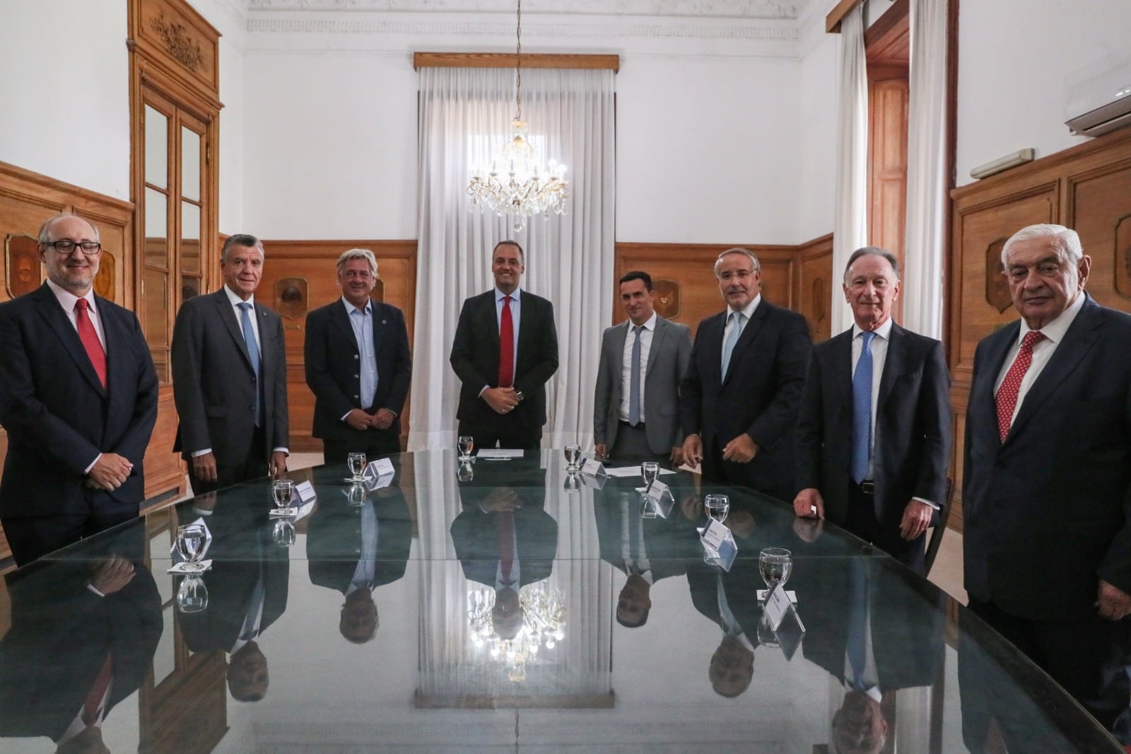 Adorni y Lanari junto a los empresarios del G6 en Casa Rosada