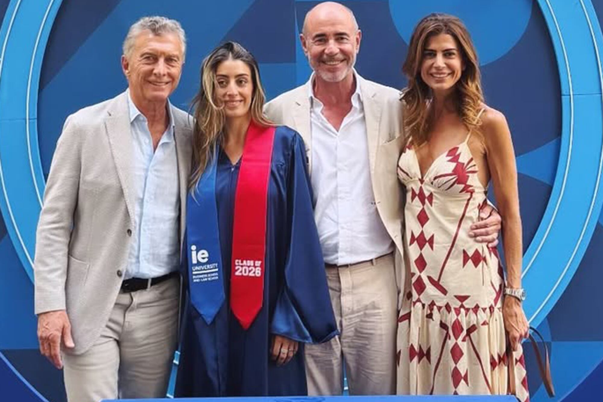 Tini junto a su padre, el empresario belga Bruno Barbier, Maurico y Juliana en Madrid