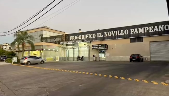 Preocupación en el mercado: una empresa del negocio de la carne acumula más de $3000 millones en cheques rechazados
