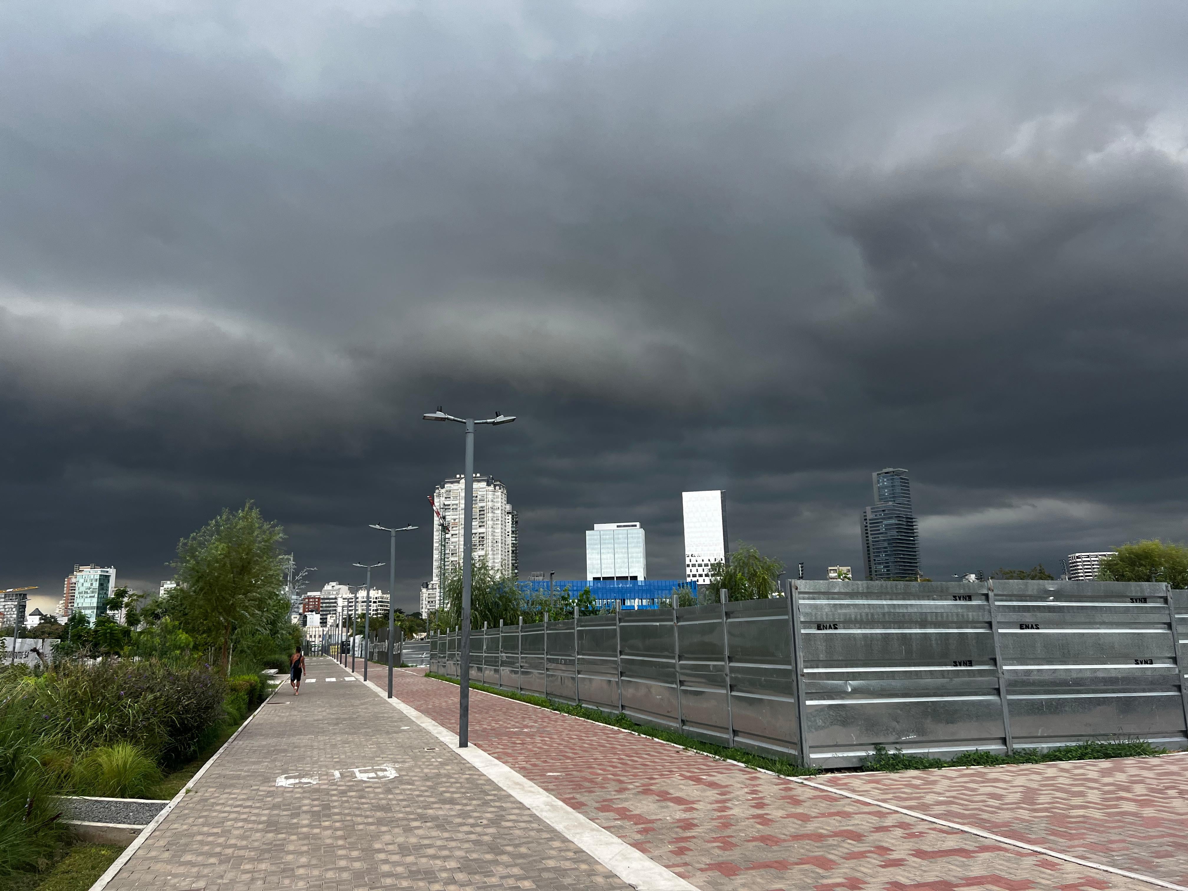 Alerta meteorológica por fuertes lluvias en la Ciudad y gran parte de la provincia para este miércoles