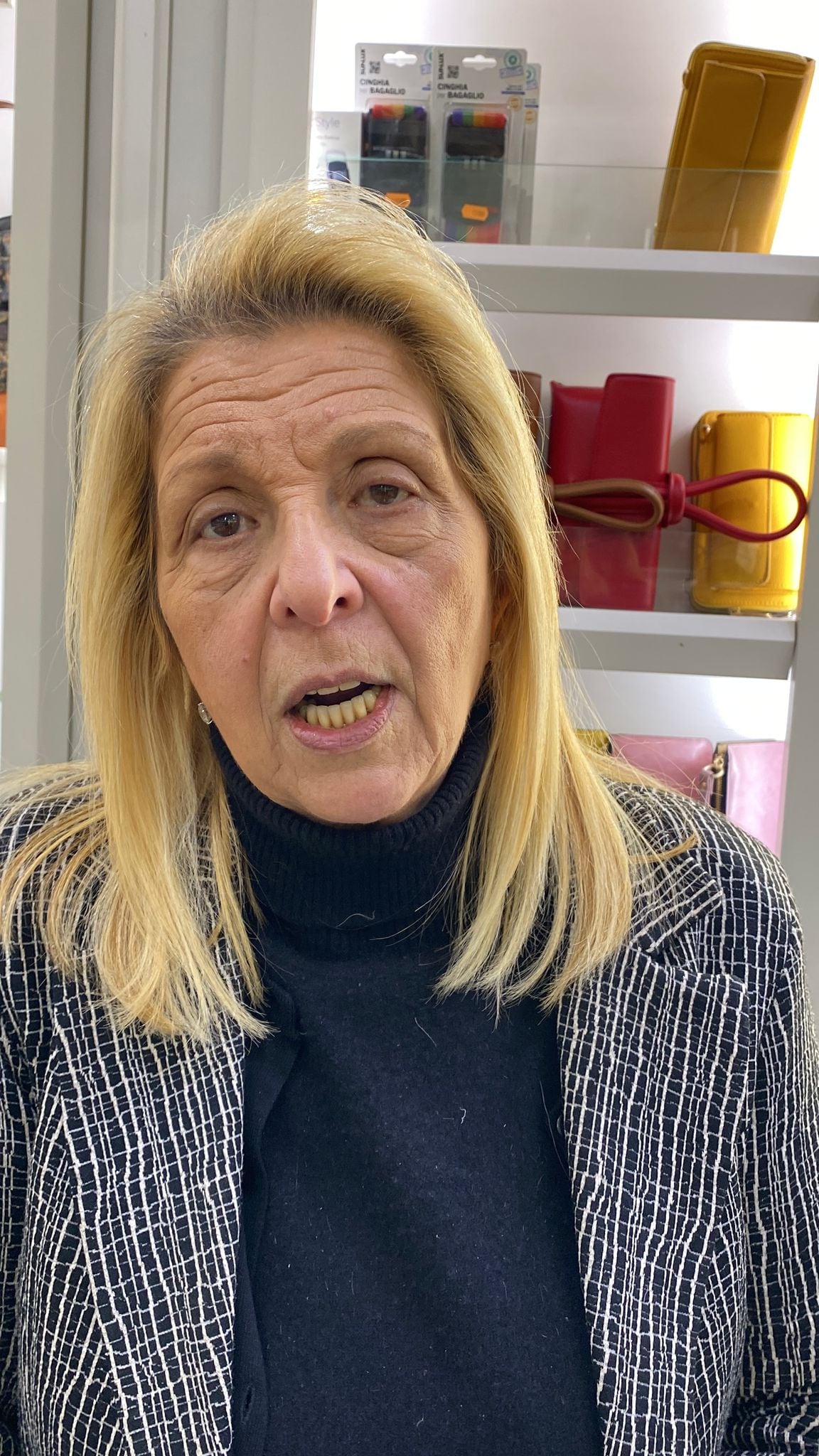 Mary, dueña de la histórica zapatería Angelo, indignada con el ticket. Fuente: Elisabetta Piqué