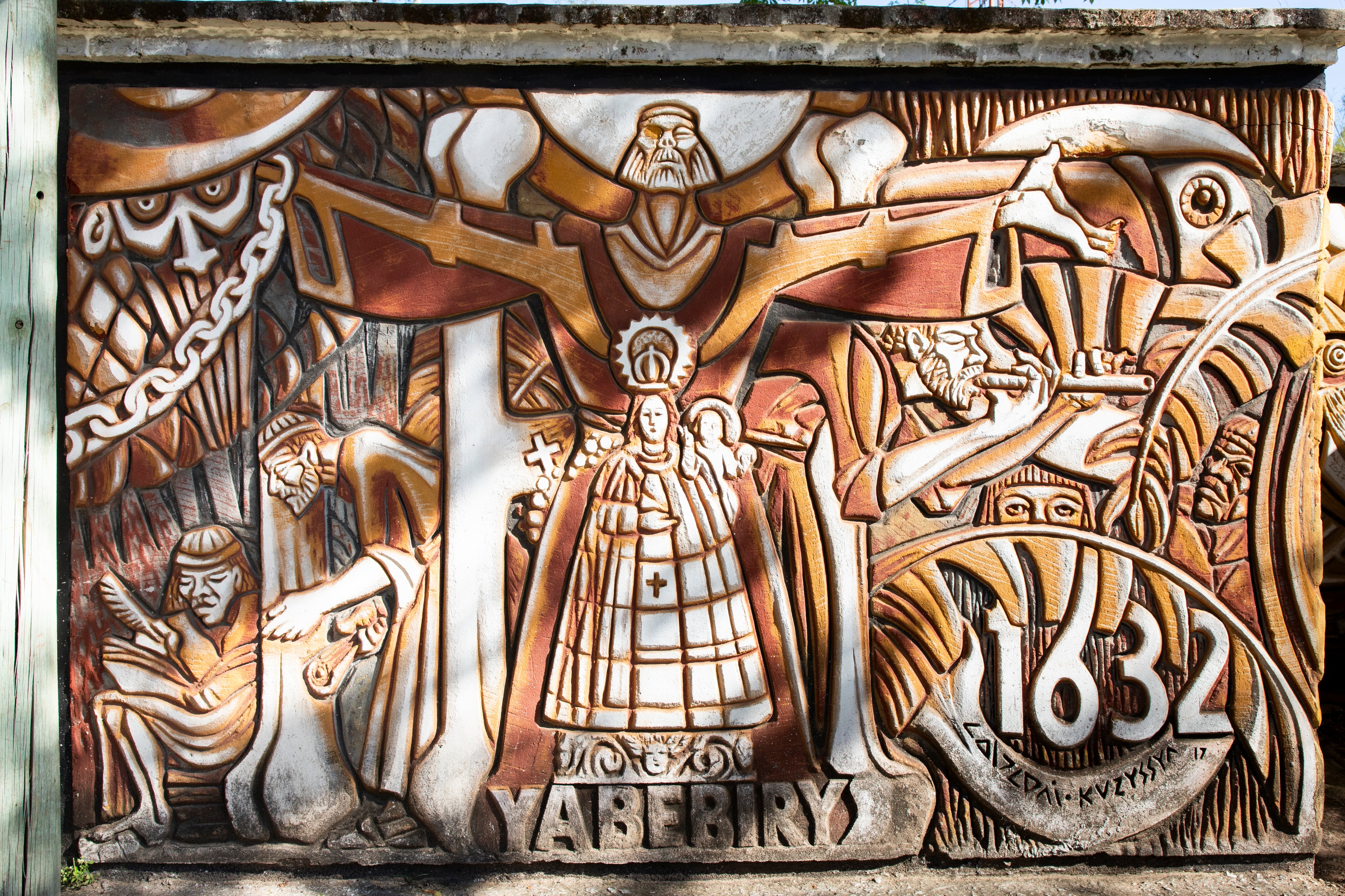 Mural que recuerda la historia de las fundaciones de Loreto.