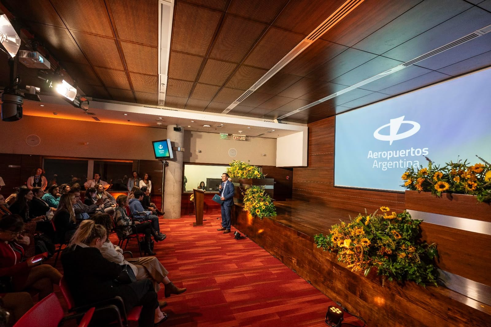 Aeropuertos Argentina presentó el programa Sunflower, que comenzará a implementarse en ocho terminales del país en 2027