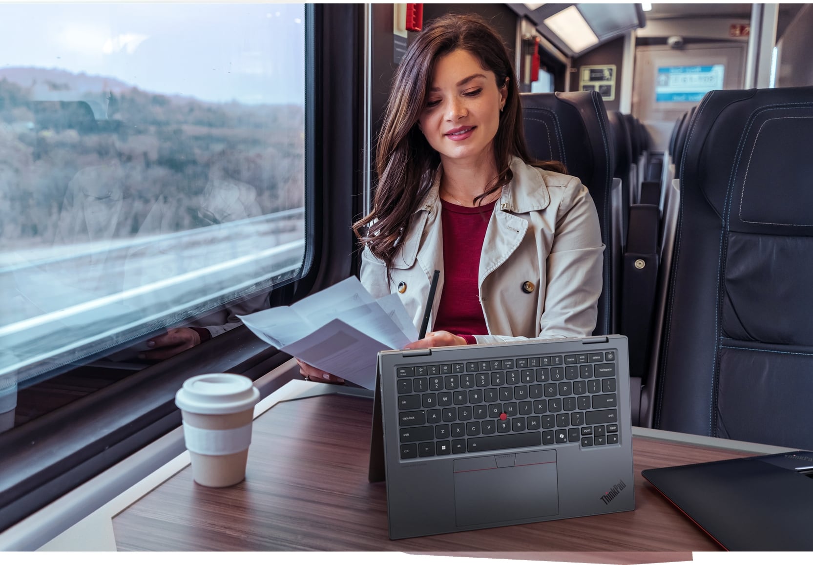 Una Lenovo Thinkpad X1 convertible que la compañía presentó en la CES 2026