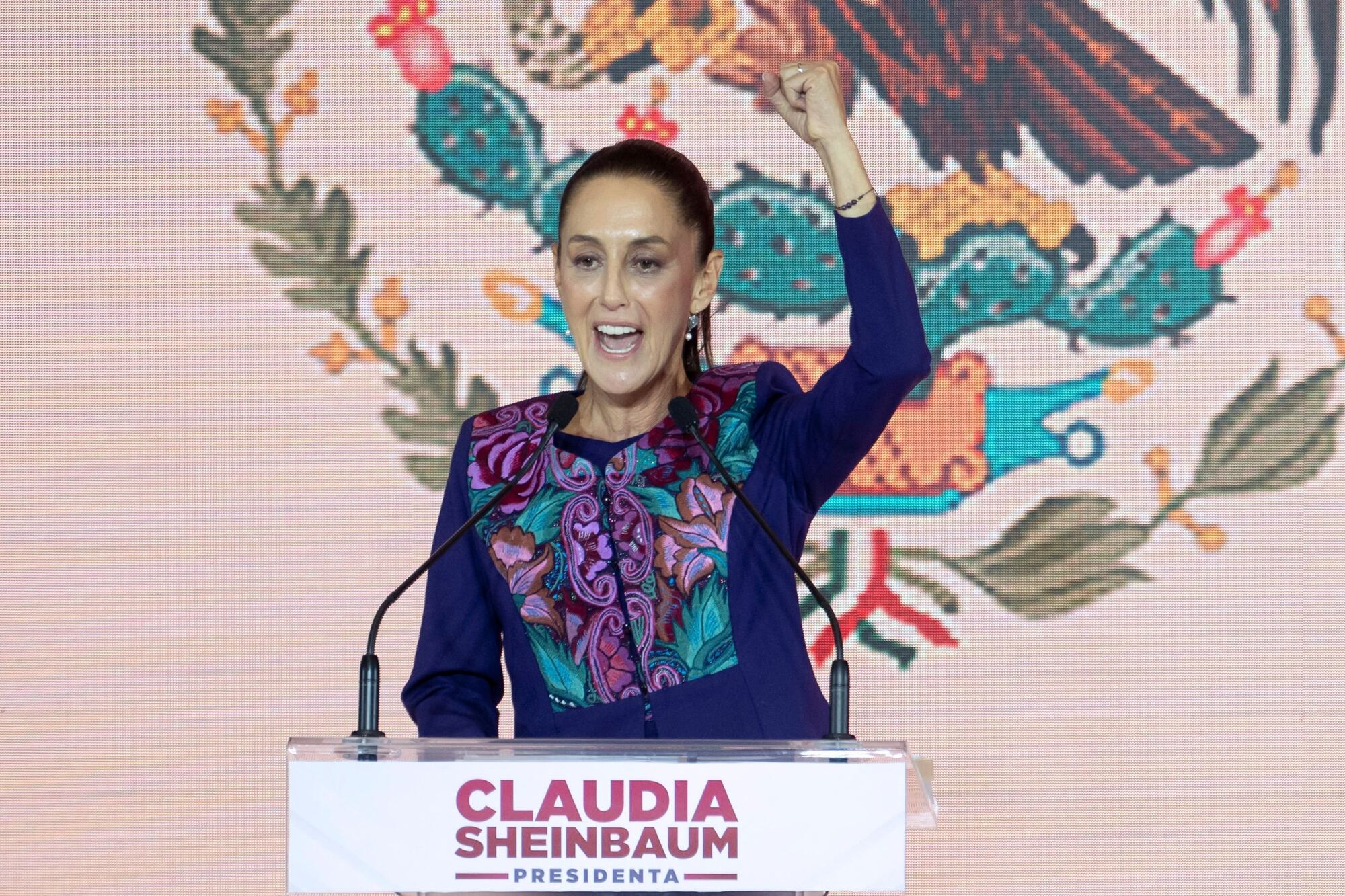  La candidata a la presidencia de México por el partido Morena, Claudia Sheinbaum, celebra tras los resultados de las elecciones generales en Ciudad de México, el 3 de junio de 2024.