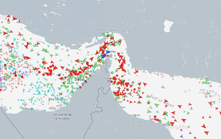 Así está el tráfico marítimo en el estrecho de Ormuz este sábado