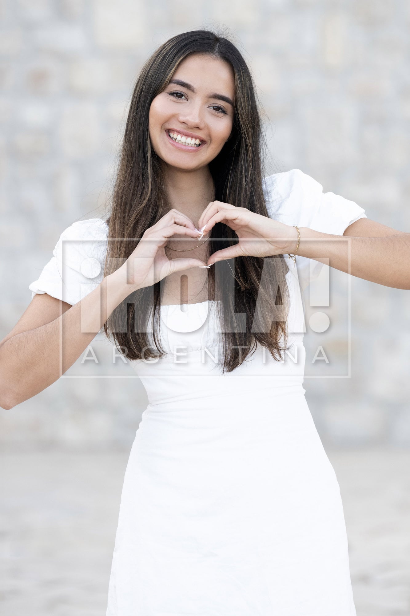 “Con mis hermanas un poco peleamos, pero es mi hermano el que reina en la casa: él decide lo que hacemos, lo que comemos y adónde vamos de vacaciones”.