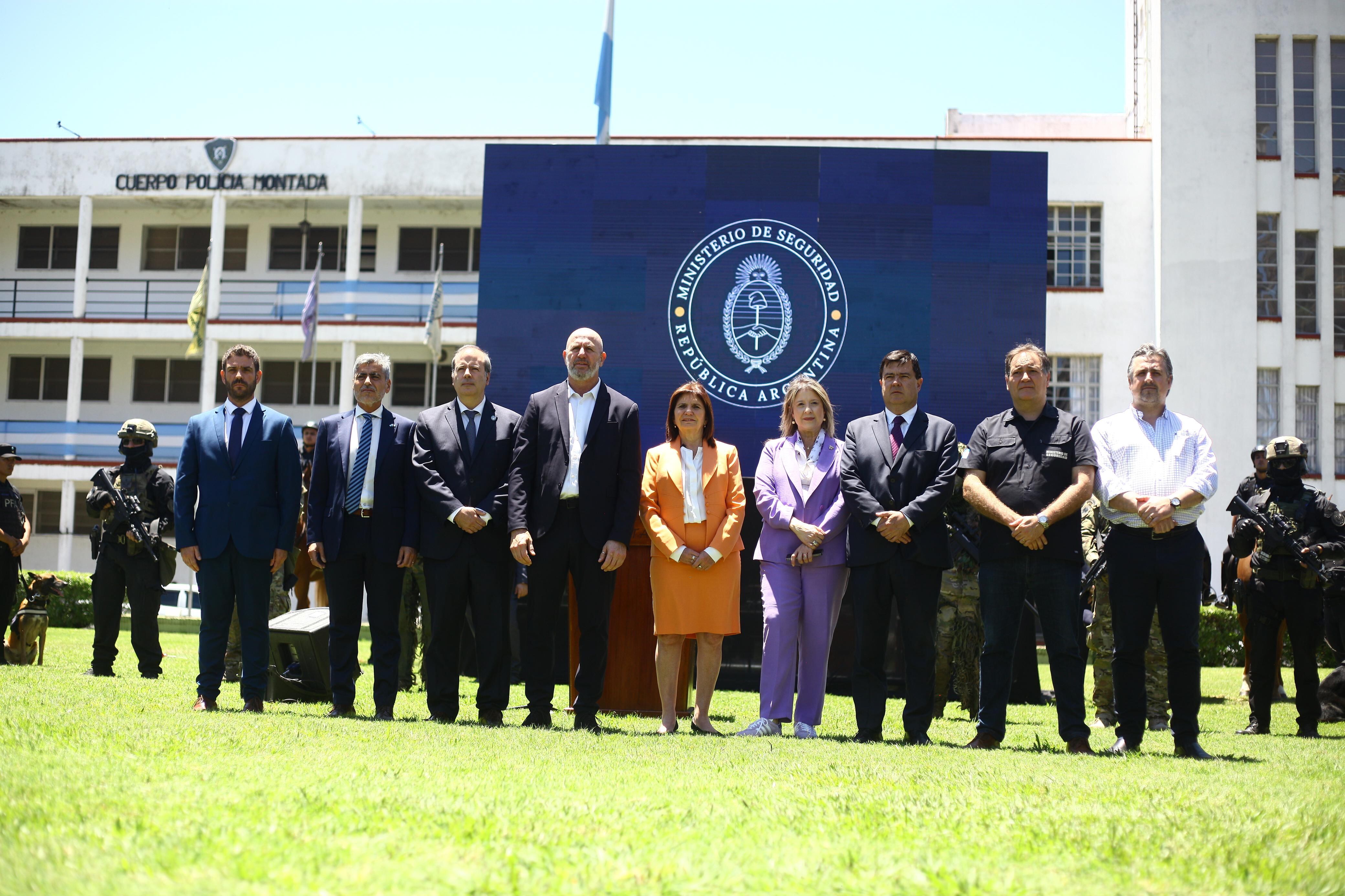 La ministra de Seguridad, Patricia Bullrich, junto a ministro de las provincias
