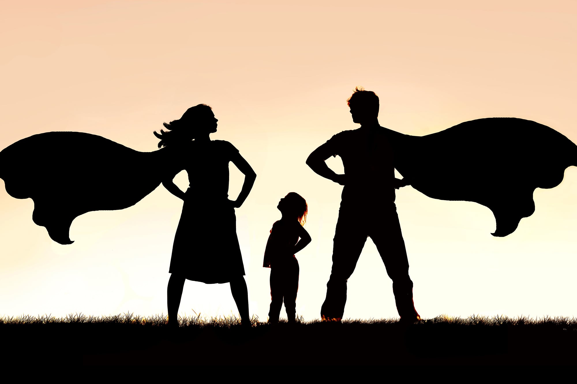 En el reparenting el adulto actúa como la figura paterna que no estuvo emocionalmente disponible en su infancia