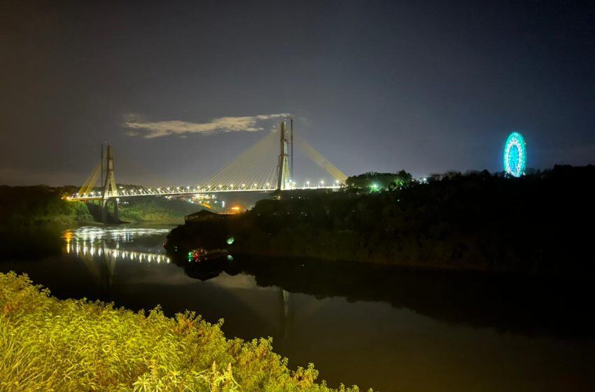 Así se ve el Puente de la Integración desde Puerto Iguazú