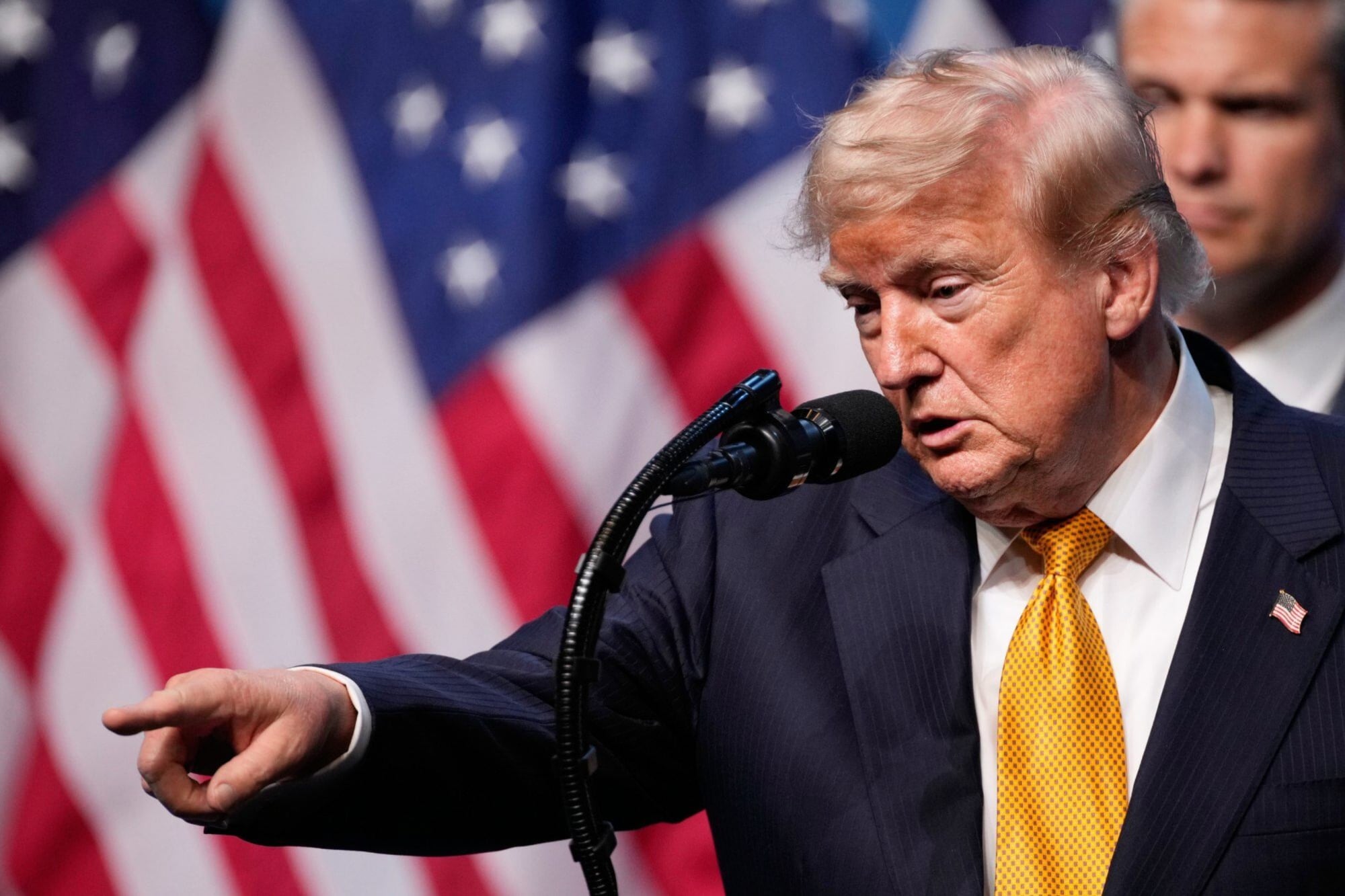 La Casa Blanca desclasifica información secreta del FBI que deja expuesto a Trump sobre una polémica medida