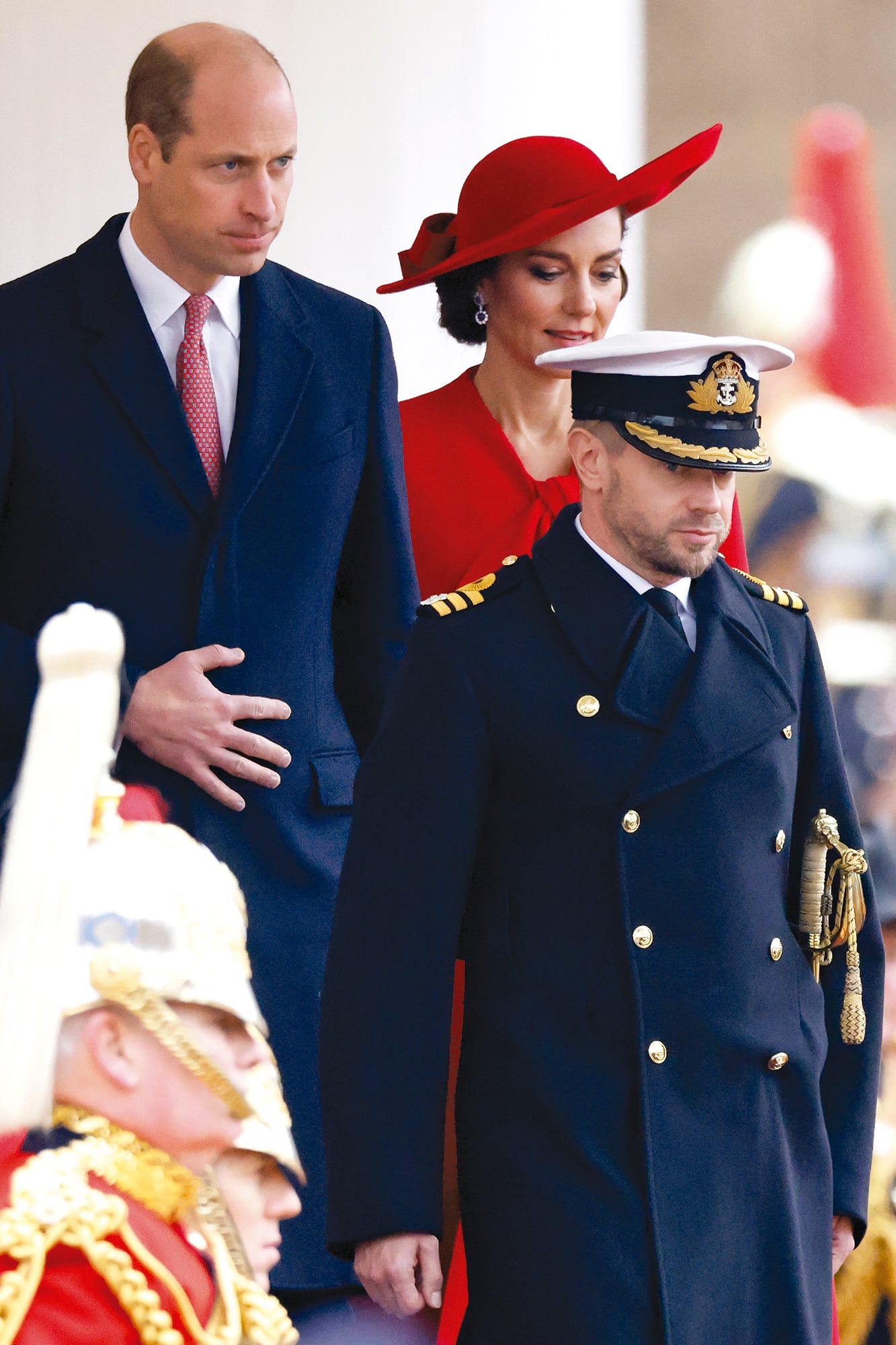 Escoltados por Dixon, los príncipes de Gales asistieron a la ceremonia de
bienvenida del presidente
de la República de Corea,
en noviembre de 2023,
en Londres