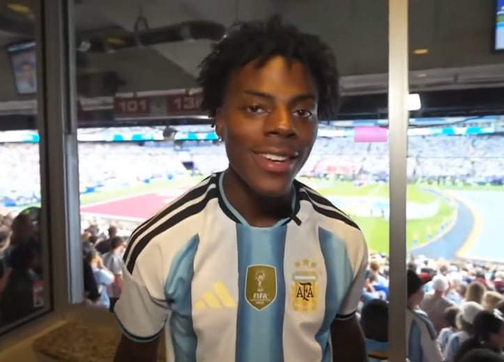 Speed dijo presente con la camiseta de la Argentina en la victoria ante Suiza y se cruzó con los hinchas