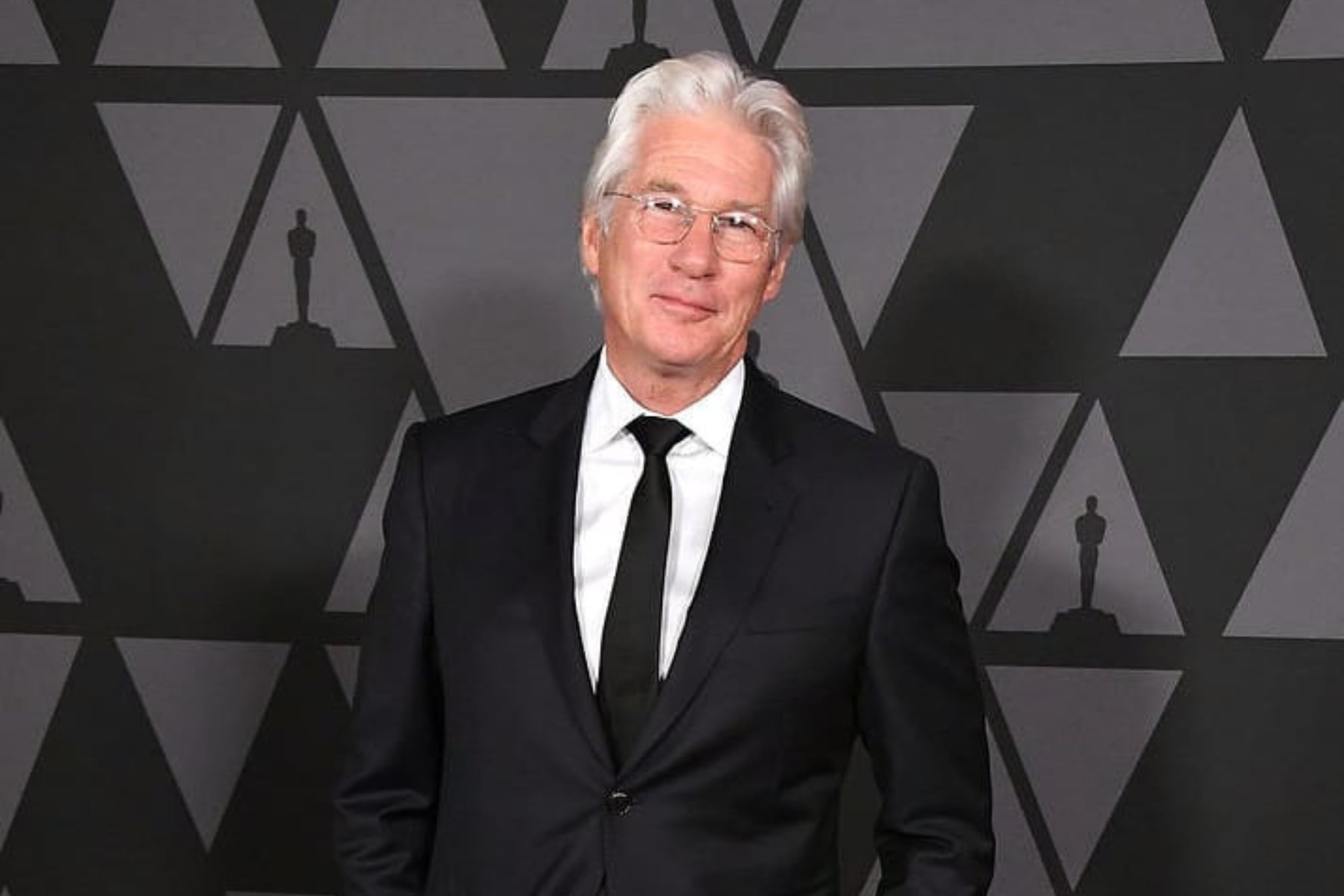 Richard Gere se sumó a la lista de estrellas de Hollywood que critican las medidas del mandatario