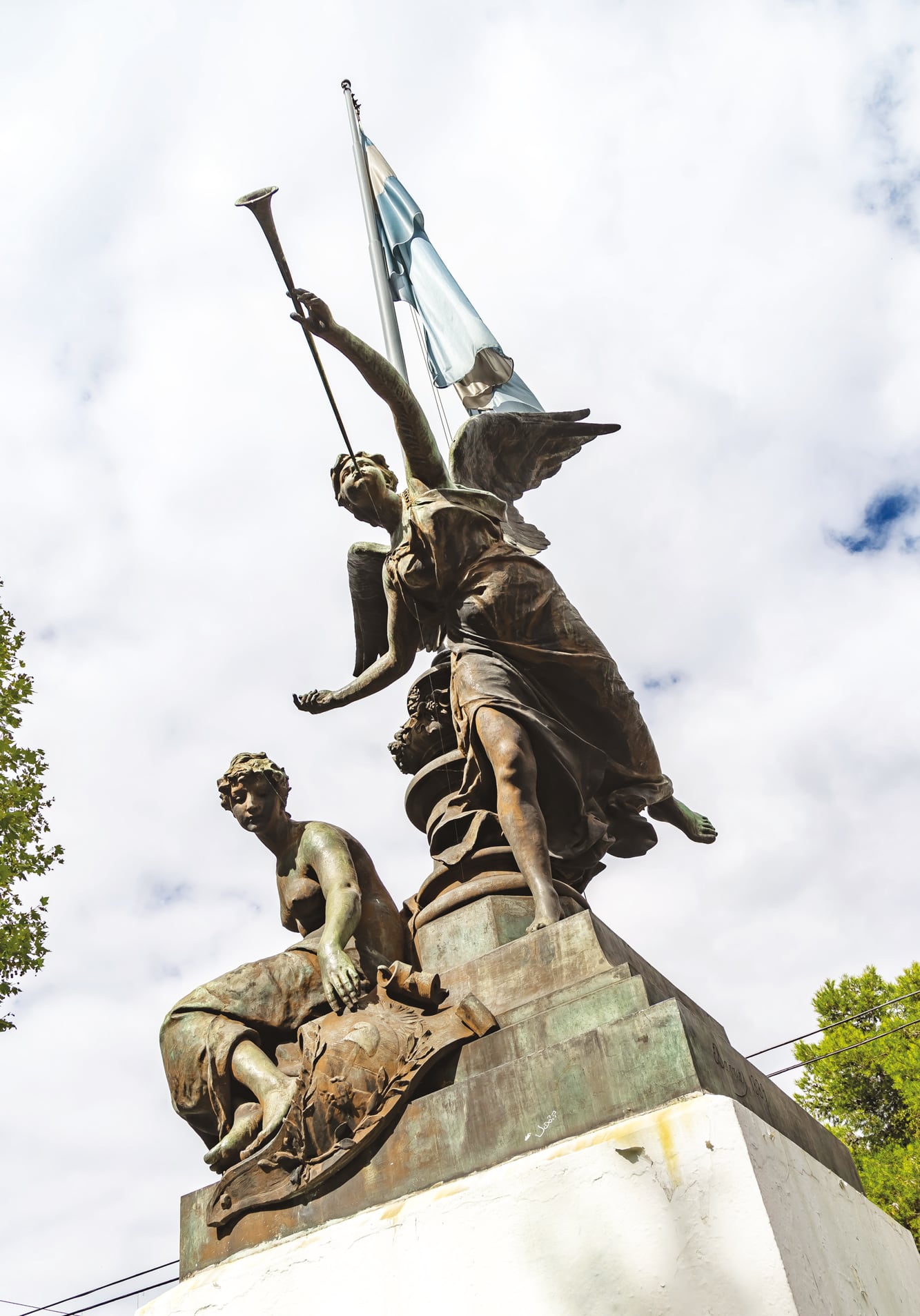 La Agricultura en Avenida Riestra y Martiniano Leguizamón