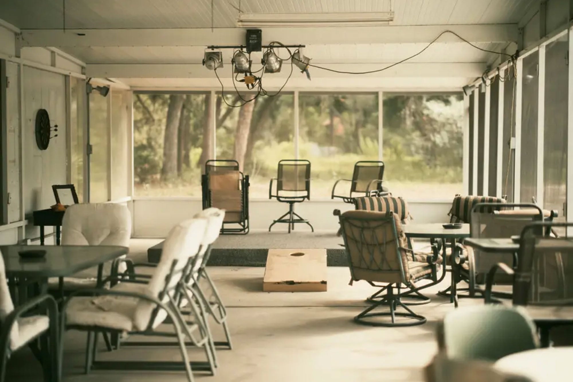 Hoy en día, los excursionistas aún pueden visitar el Sunshine Beach Club