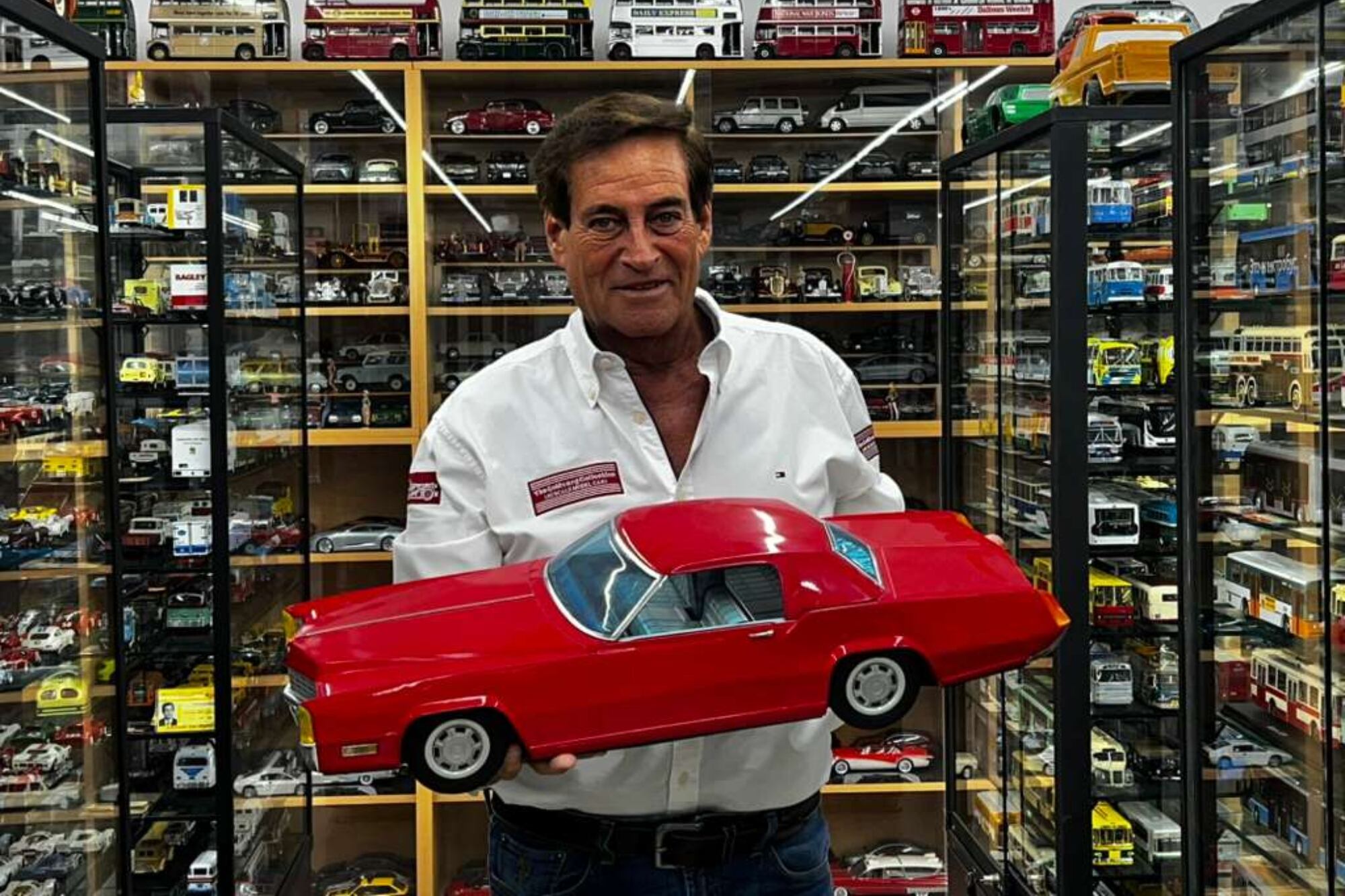 Es argentino y abrió en Florida un museo único con 23.500 autos a escala: “El coleccionismo es nostalgia, recuerdos”