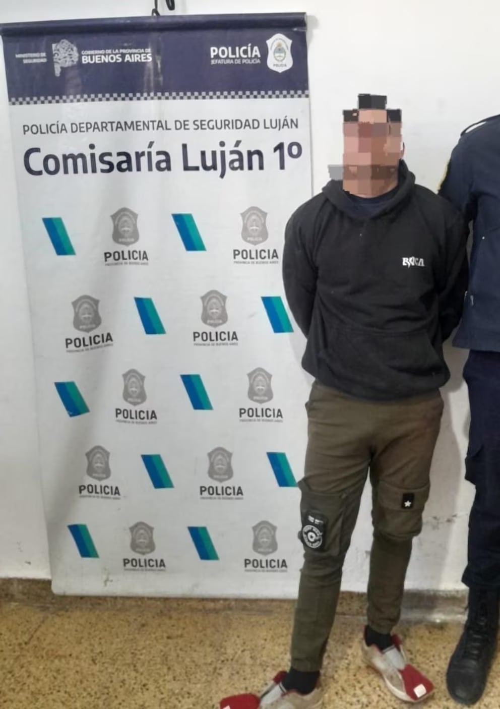 Emanuel César Quiroz, el acusado de asesinar a puñaladas a Daniela Armoa, al momento de su detención
