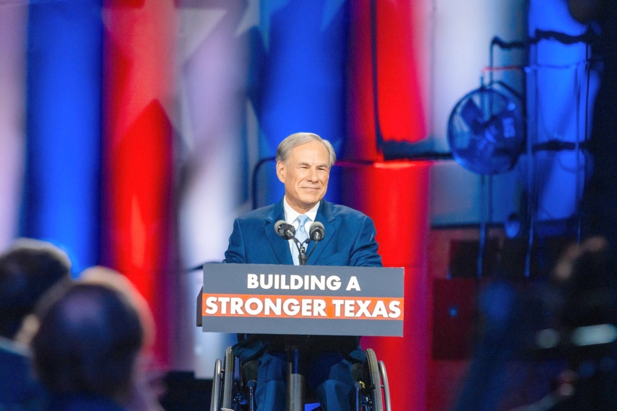 El gobernador de Texas es uno de los principales promotores de estas medidas antiinmigrantes