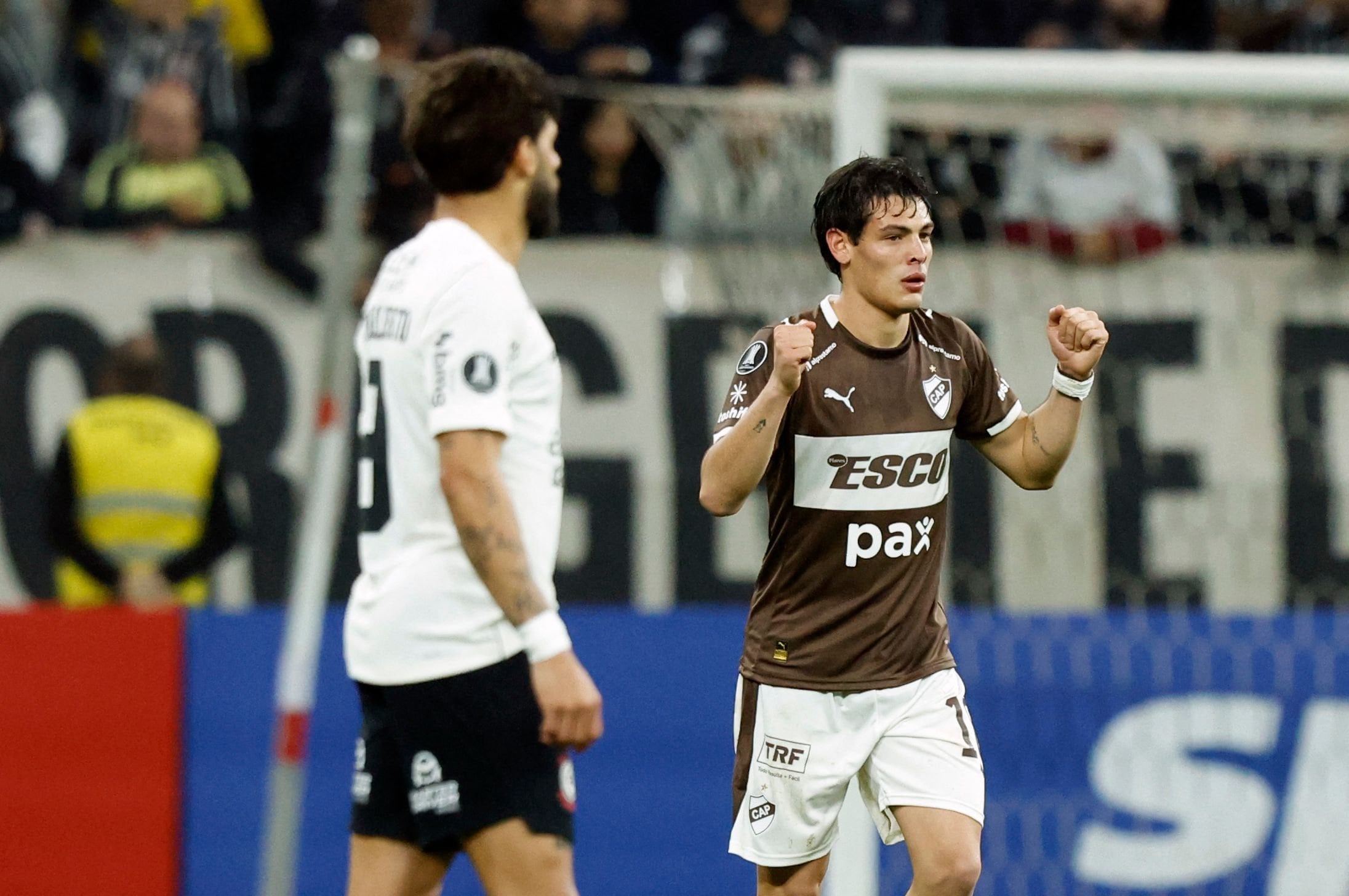 Platense, por ser campeón del Torneo Apertura 2025, accedió a la Copa Libertadores, pero no se conformó con semejante premio y fue por más, logrando estar en los octavos de final que jugará en agosto.