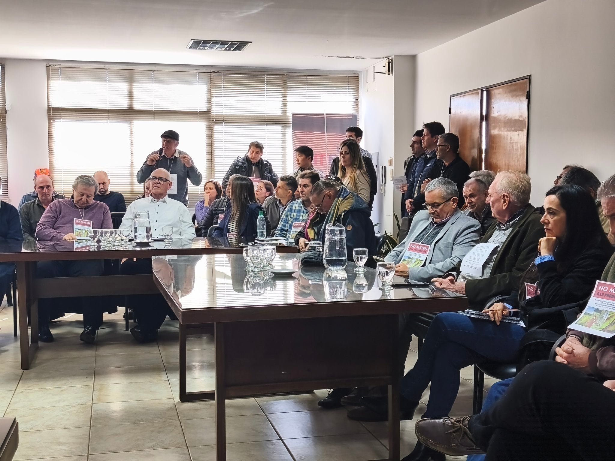 Raúl Karaben, Francisco Wipplinger, Victor Saguier, Ricardo Ranger, entre otros referentes de la yerba, cítricos, forestación. Fue la convocatoria más importante de empresarios y productores de los últimos tiempos