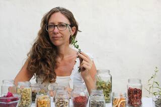 Encontró unas "plantas de la abuela" en el jardín de su casa y le dio un giro a su vida profesional