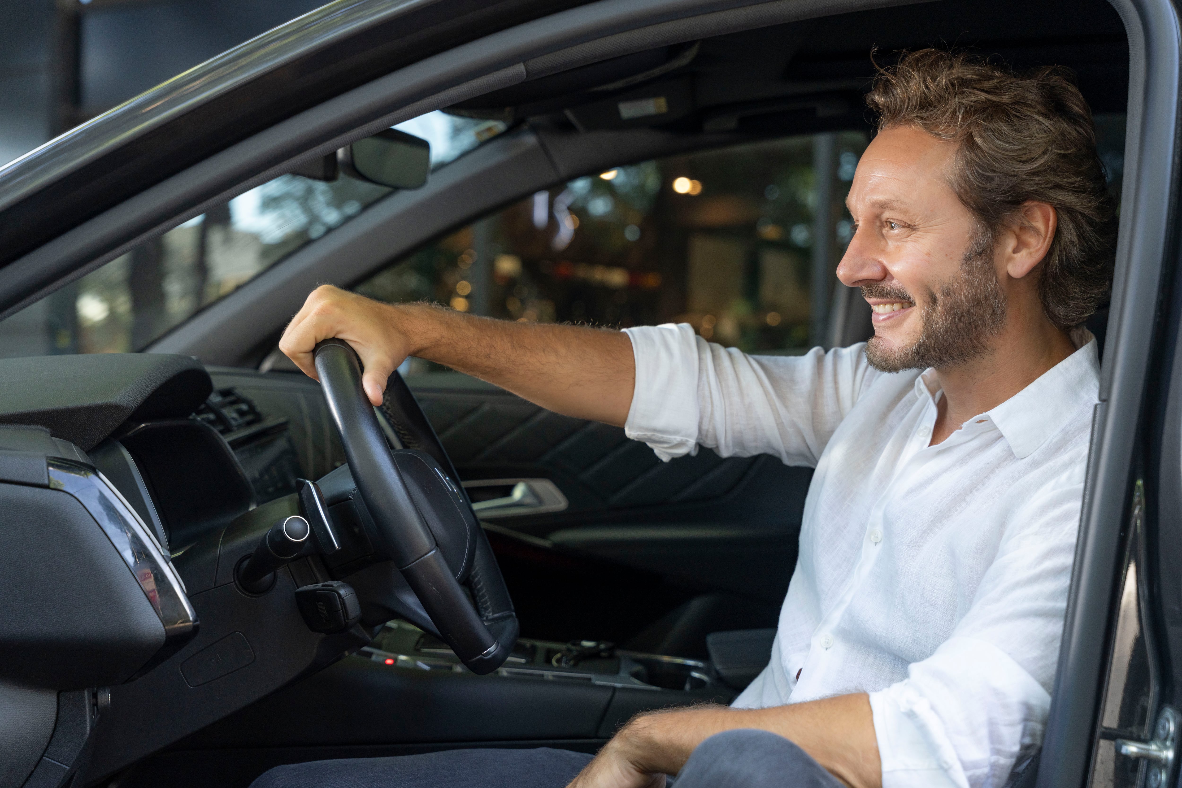 El día que Benjamín Vicuña compró un auto y lo vendió un mes después